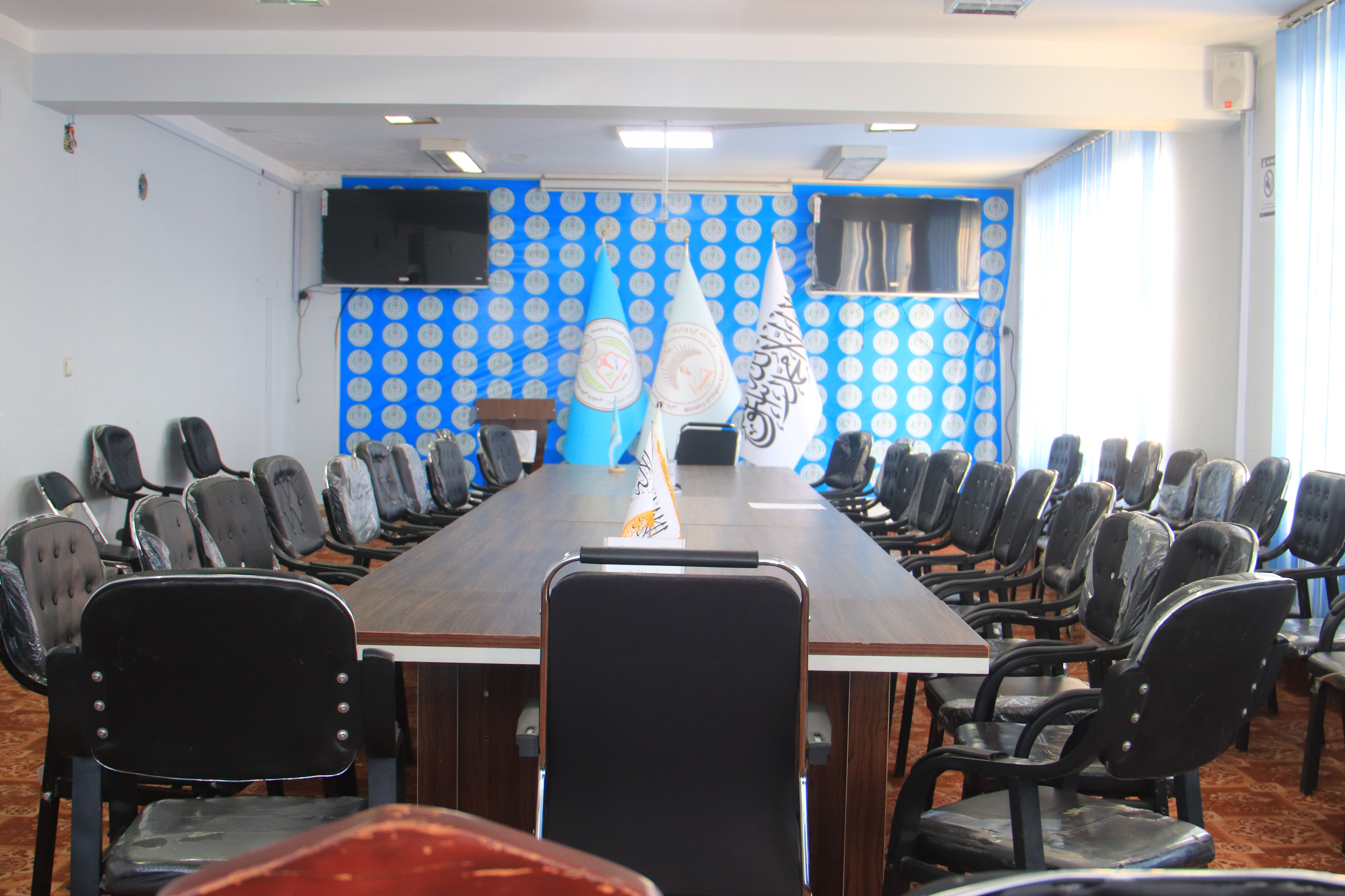 جلسهء بررسی و ارزیابی در مورد تطبیق فرمان شماره ۱۷ امیرالمؤمنین حفظه الله در پوهنتون دایکندی دایر گردید